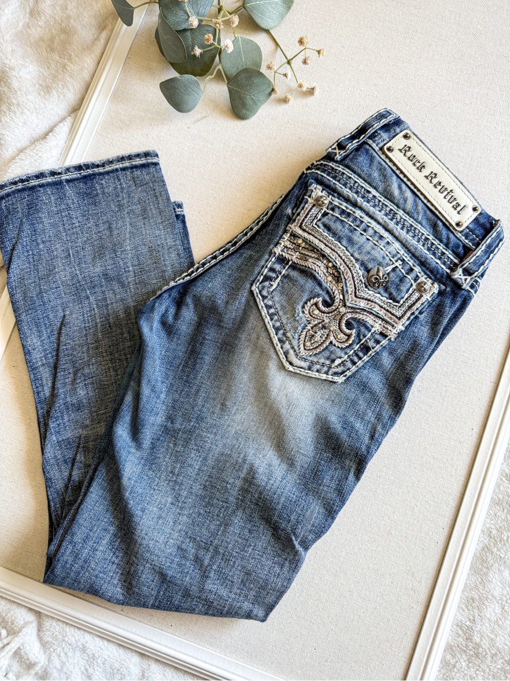 Rock Revival Elan Capri Jeans Size 27 Distressed Embellished Denim